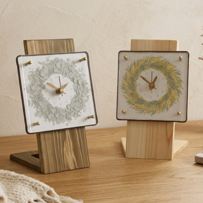 掛け置き時計(クオーツ) 14cm角 『リース』